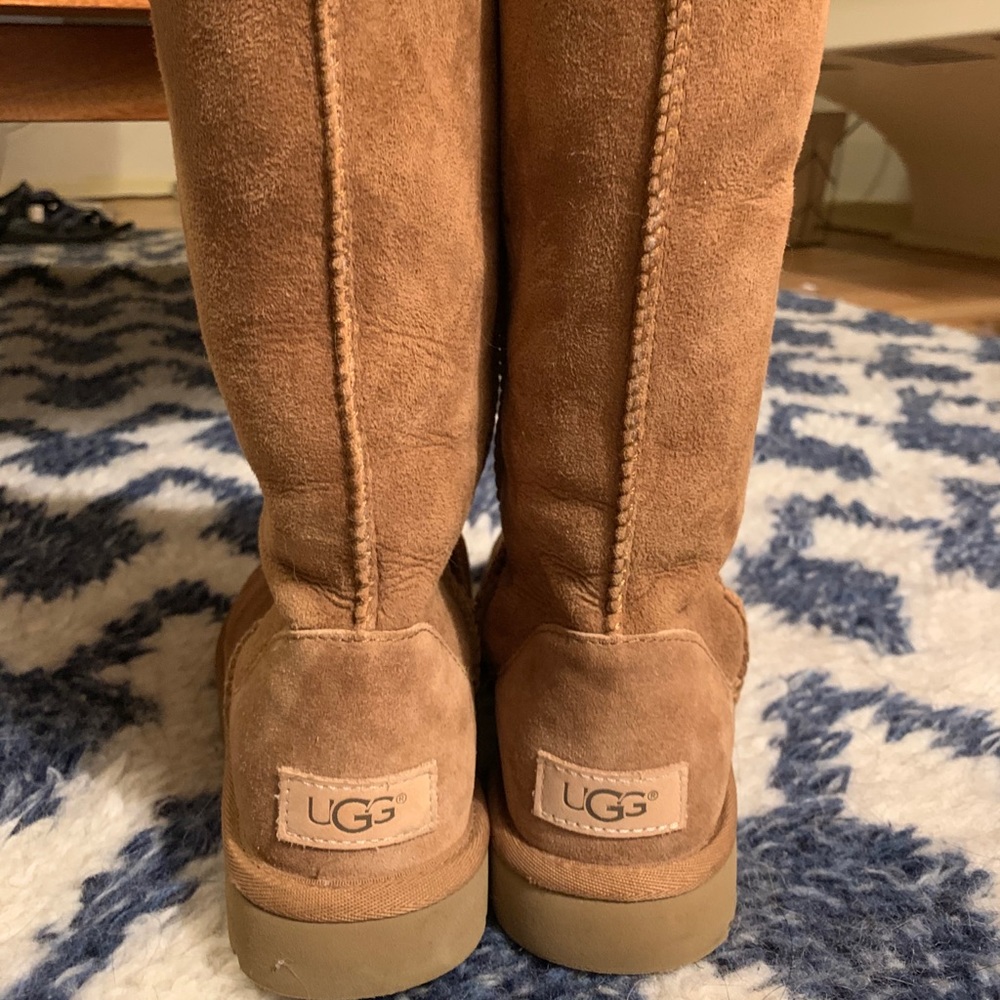 US size 5 UGGS